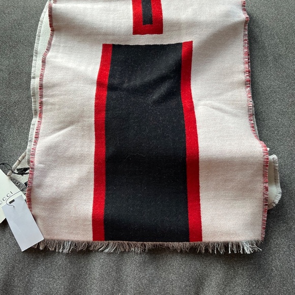 Gucci Ivory/Black Wool/Silk Scarf NWT - Picture 4 of 12